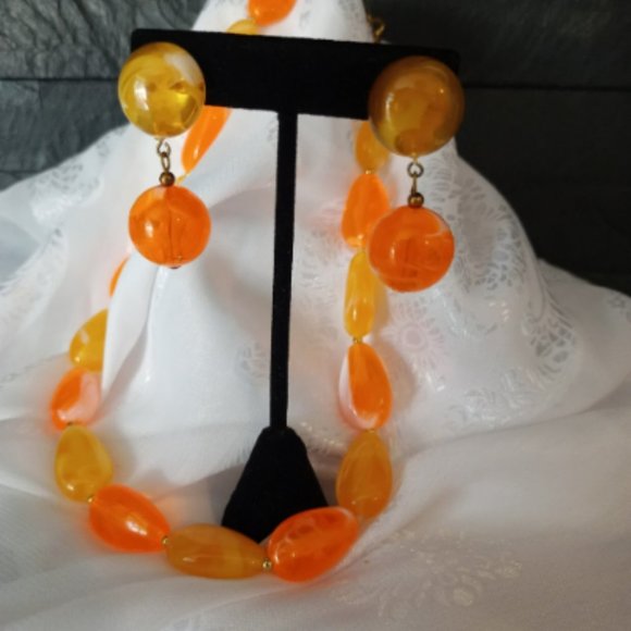 HIGHLY POLISHED BEADED Orange, Yellow Lucite Necklace, Clip on Drop Earrings Set - Picture 2 of 6